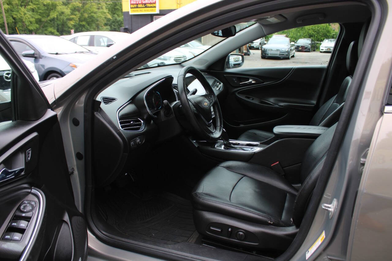 Used 2017 Chevrolet Malibu LT w/ Leather Package FWD image 23