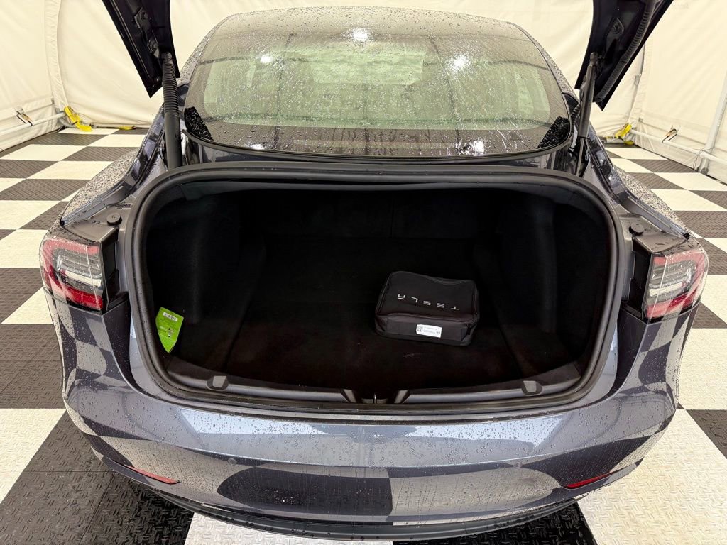 Used 2021 Tesla Model 3 Performance image 4