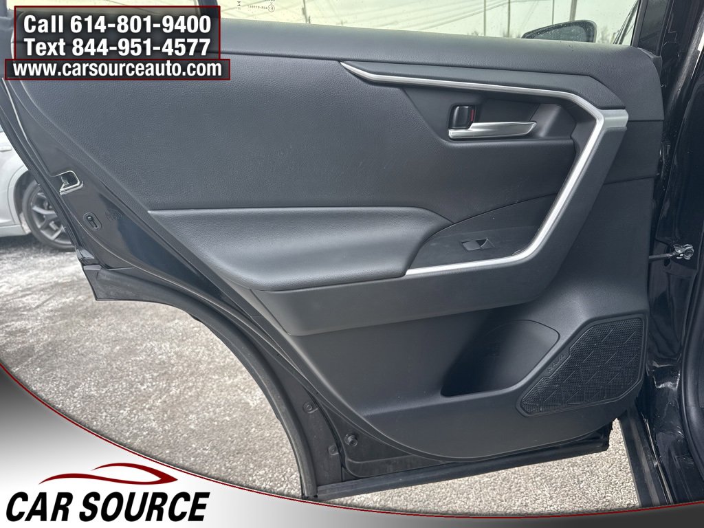 Used 2021 Toyota RAV4 XLE w/ Convenience Package image 29