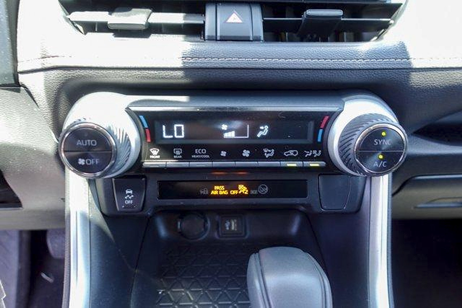 Used 2023 Toyota RAV4 LE AWD/4WD image 20