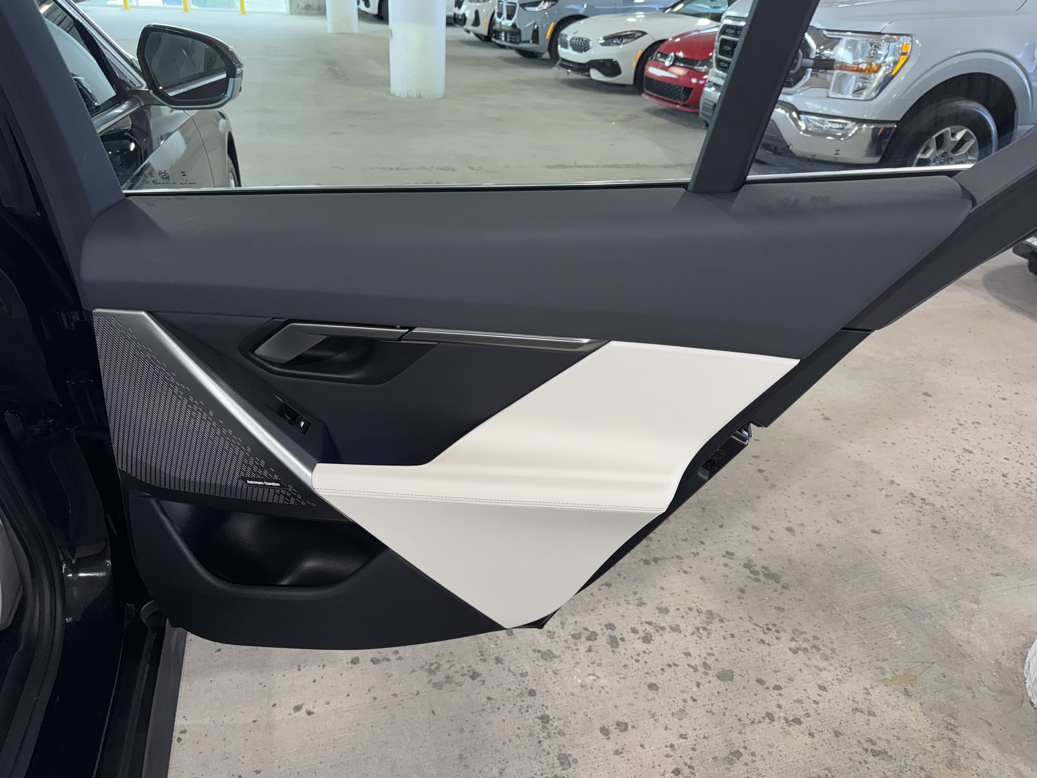 Certified 2025 BMW 530i xDrive w/ Premium Package AWD/4WD image 11