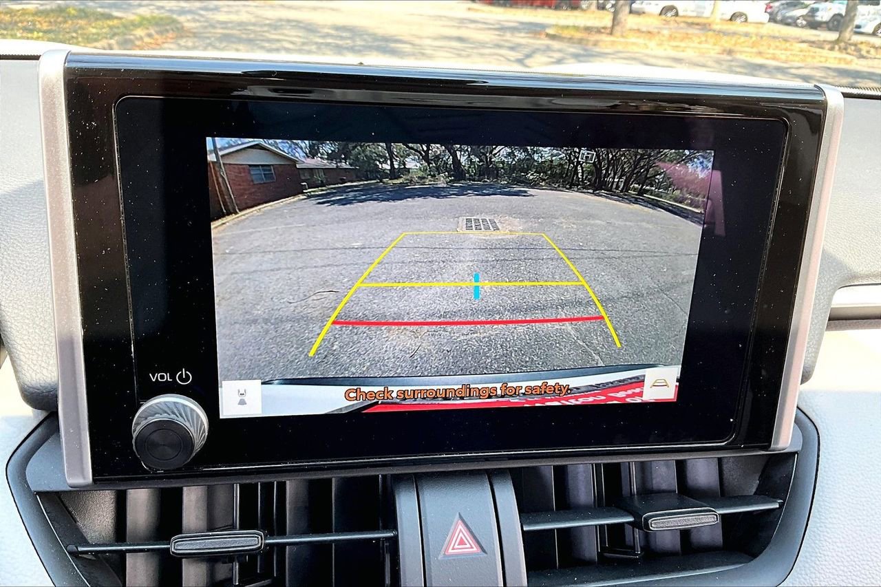 Used 2025 Toyota RAV4 XLE w/ Convenience Package image 13