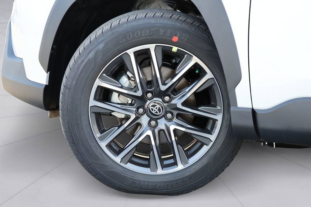 Certified 2026 Toyota Corolla Cross XLE w/ Convenience Package image 8