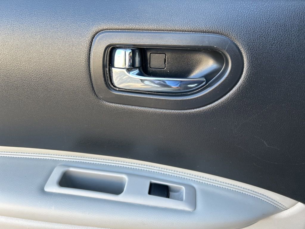 Used 2013 Nissan Rogue SL image 20