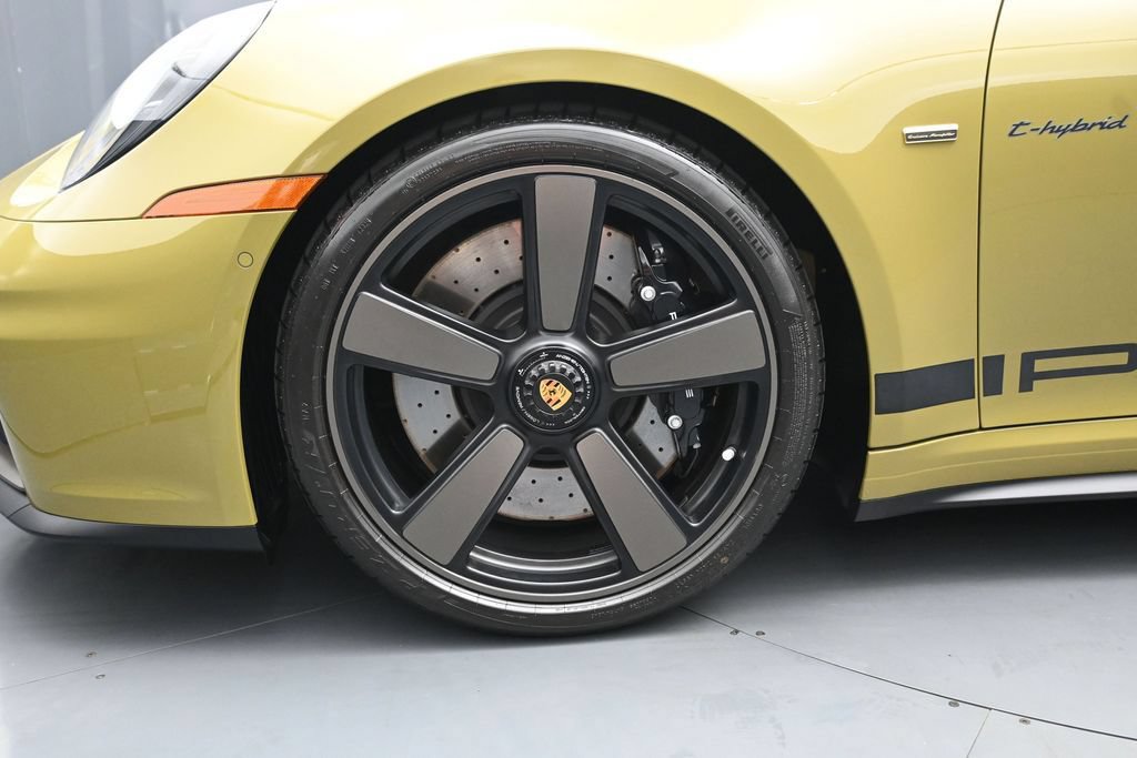 Certified 2026 Porsche 911 GTS RWD image 10