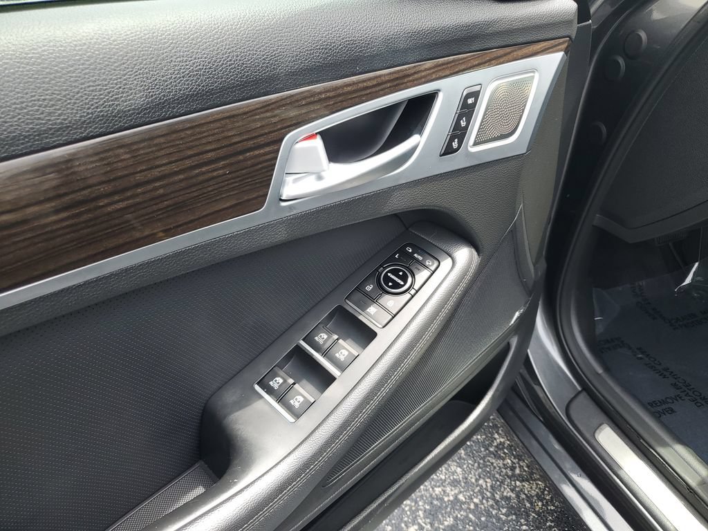 Used 2018 Genesis G80 3.8 w/ Option Group 02 RWD image 19