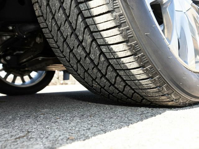 Used 2023 Cadillac Escalade ESV Premium Luxury image 82