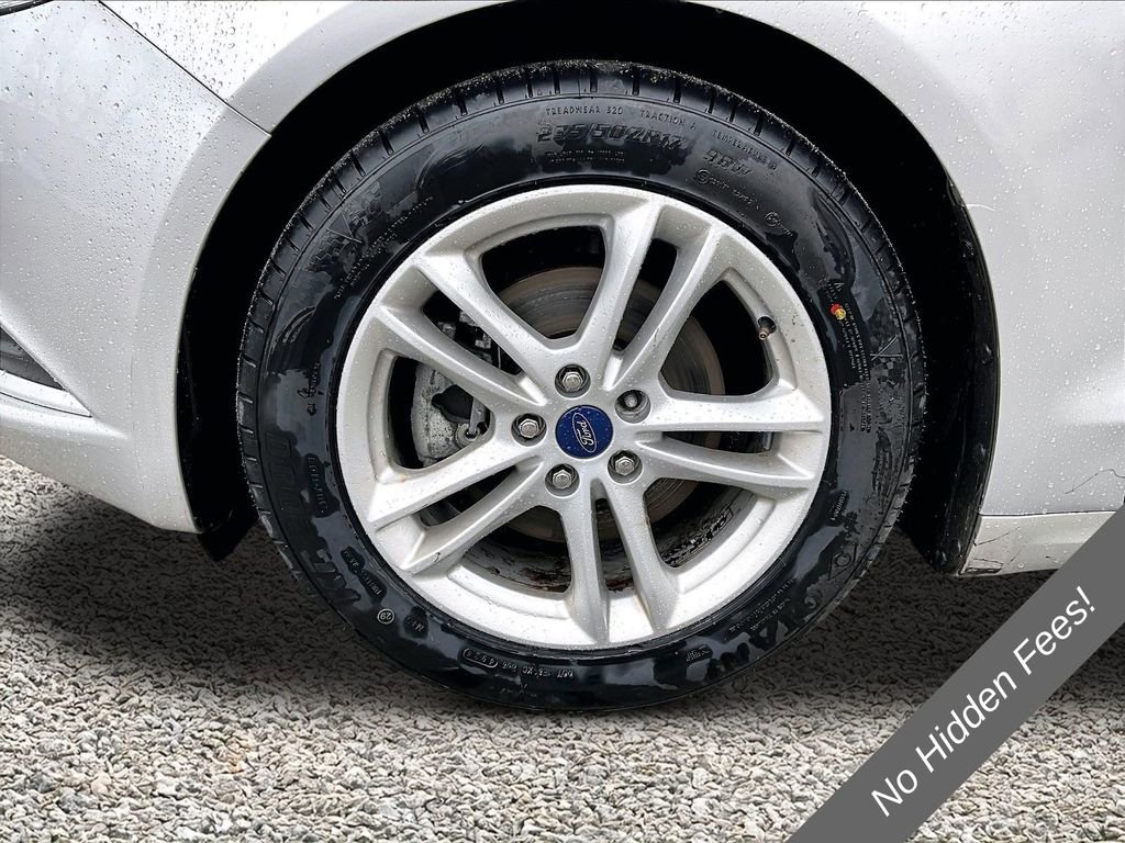 Used 2018 Ford Fusion SE w/ Fusion SE Technology Package FWD image 9