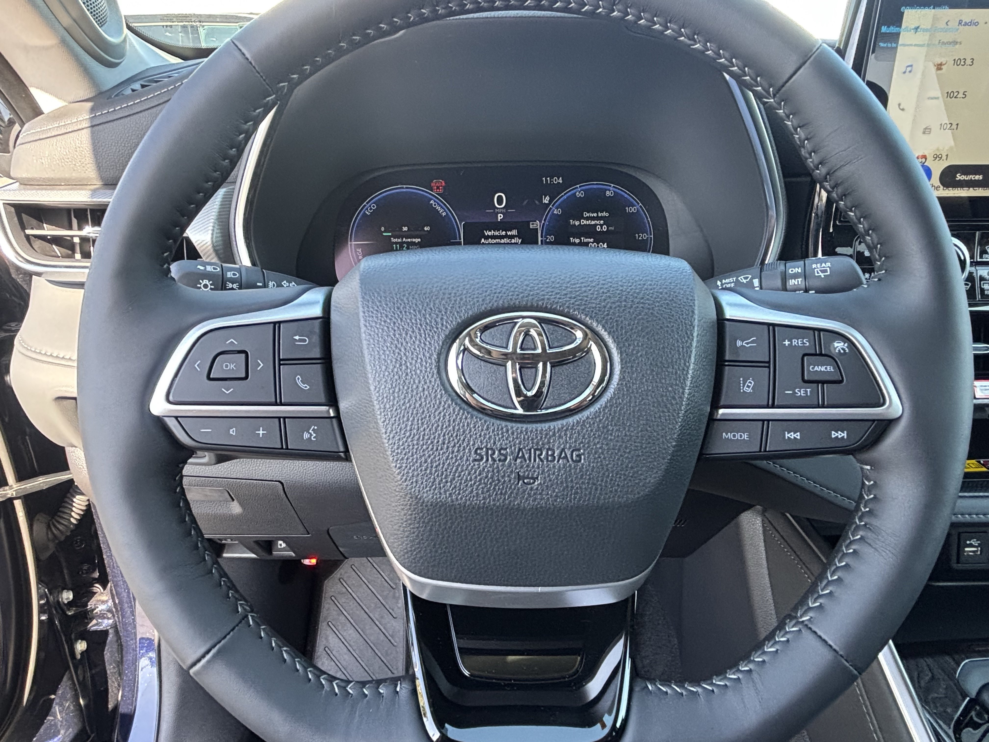 Used 2026 Toyota Highlander Platinum AWD/4WD image 25