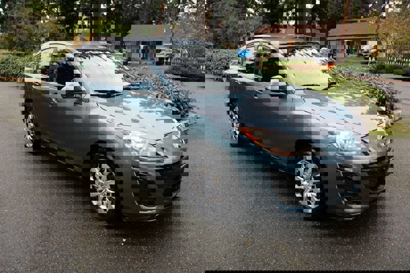 Used 2011 MAZDA MAZDA3 i Sport image 2