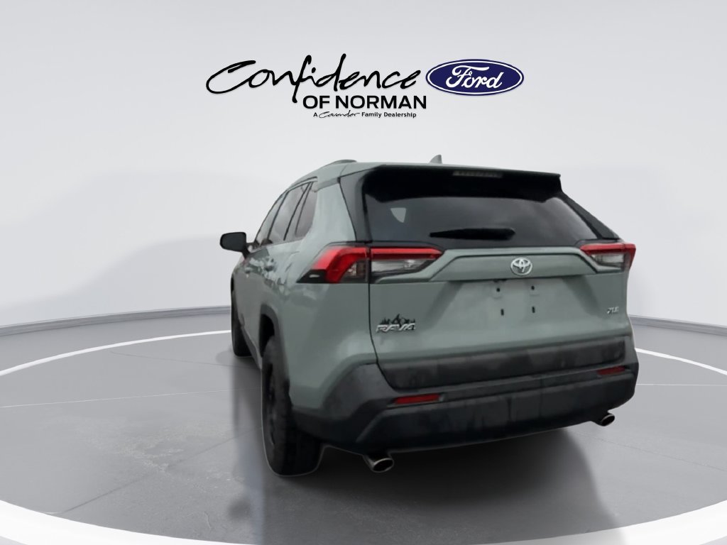Used 2019 Toyota RAV4 XLE Premium w/ Carpet Mat Package FWD image 8