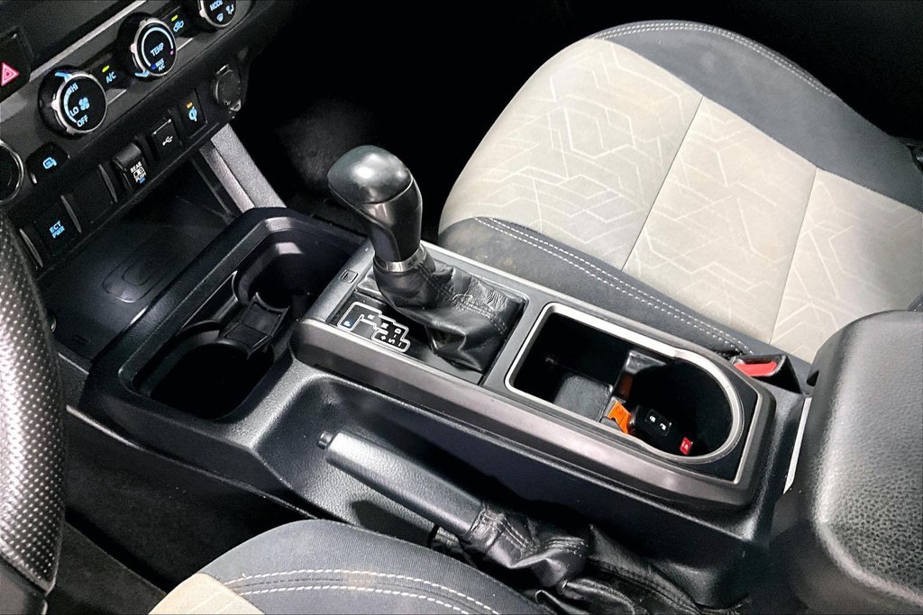 Used 2020 Toyota Tacoma TRD Off-Road AWD/4WD image 17