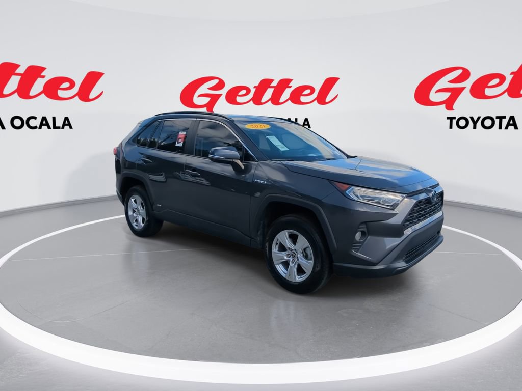 Used 2021 Toyota RAV4 XLE w/ Convenience Package image 2