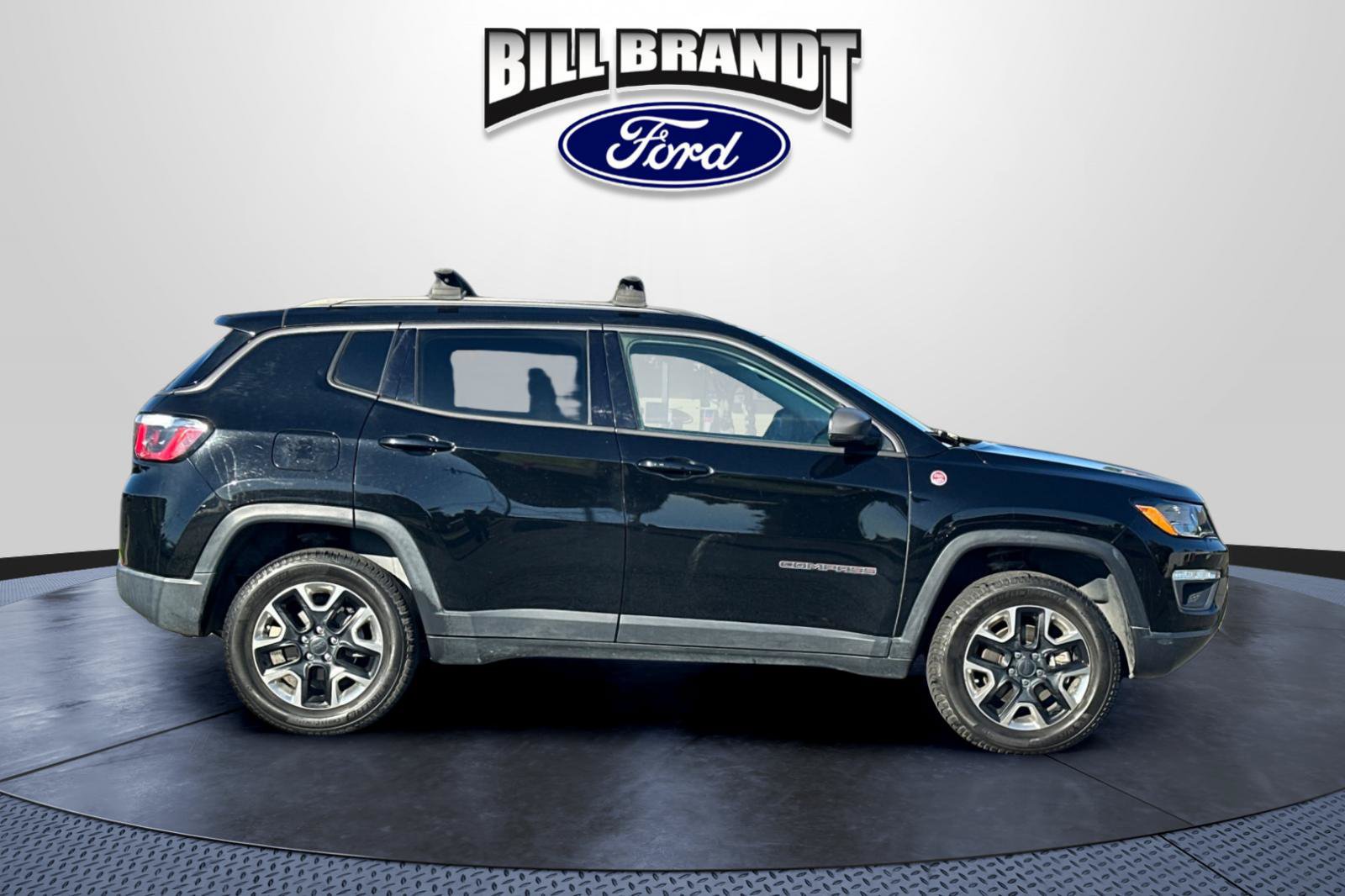 Used 2018 Jeep Compass Trailhawk w/ Navigation Group AWD/4WD image 2