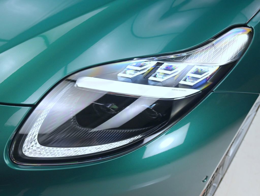 Used 2024 Aston Martin DB12 Coupe RWD image 22