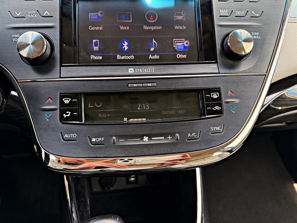 Used 2013 Toyota Avalon Limited FWD image 19