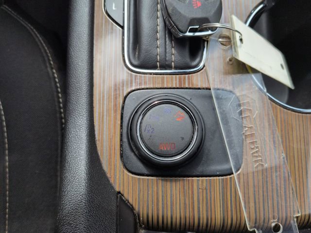 Used 2019 GMC Acadia SLE image 36