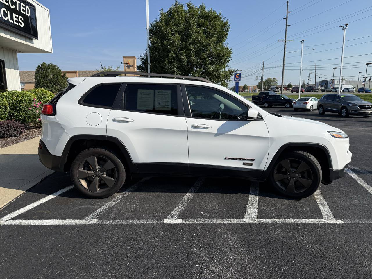 Used 2016 Jeep Cherokee 75th Anniversary FWD image 6