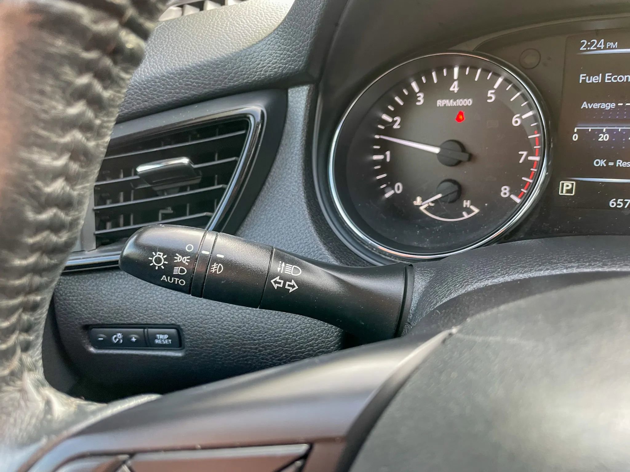 Used 2017 Nissan Rogue SL w/ SL Premium Package image 16