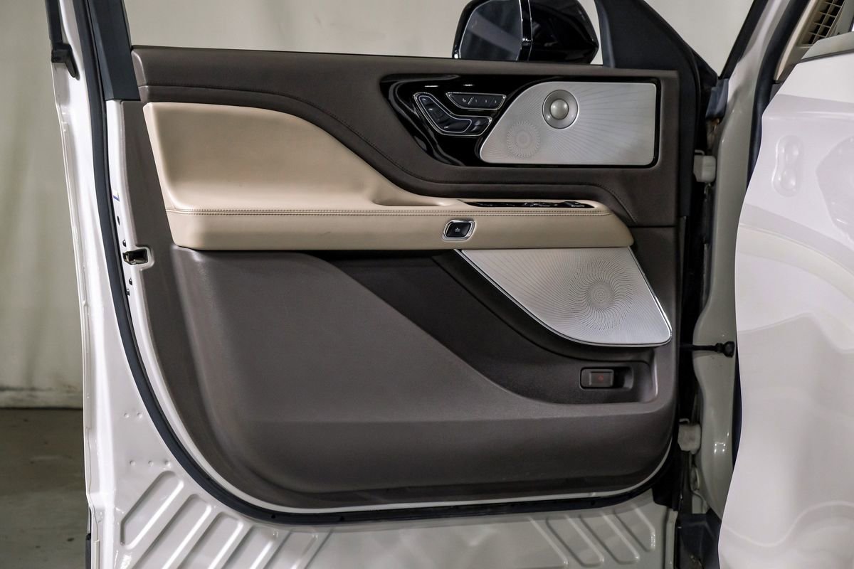 Used 2022 Lincoln Aviator Reserve w/ Equipment Group 201A image 28