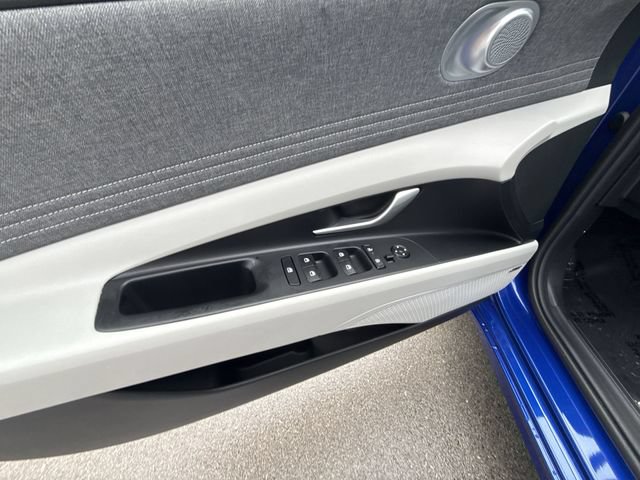 Certified 2024 Hyundai Elantra Limited FWD image 13