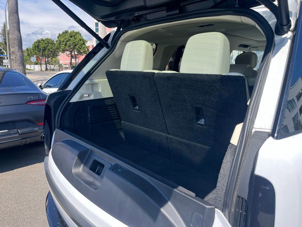 Used 2023 Land Rover Range Rover Long Wheelbase SE image 8