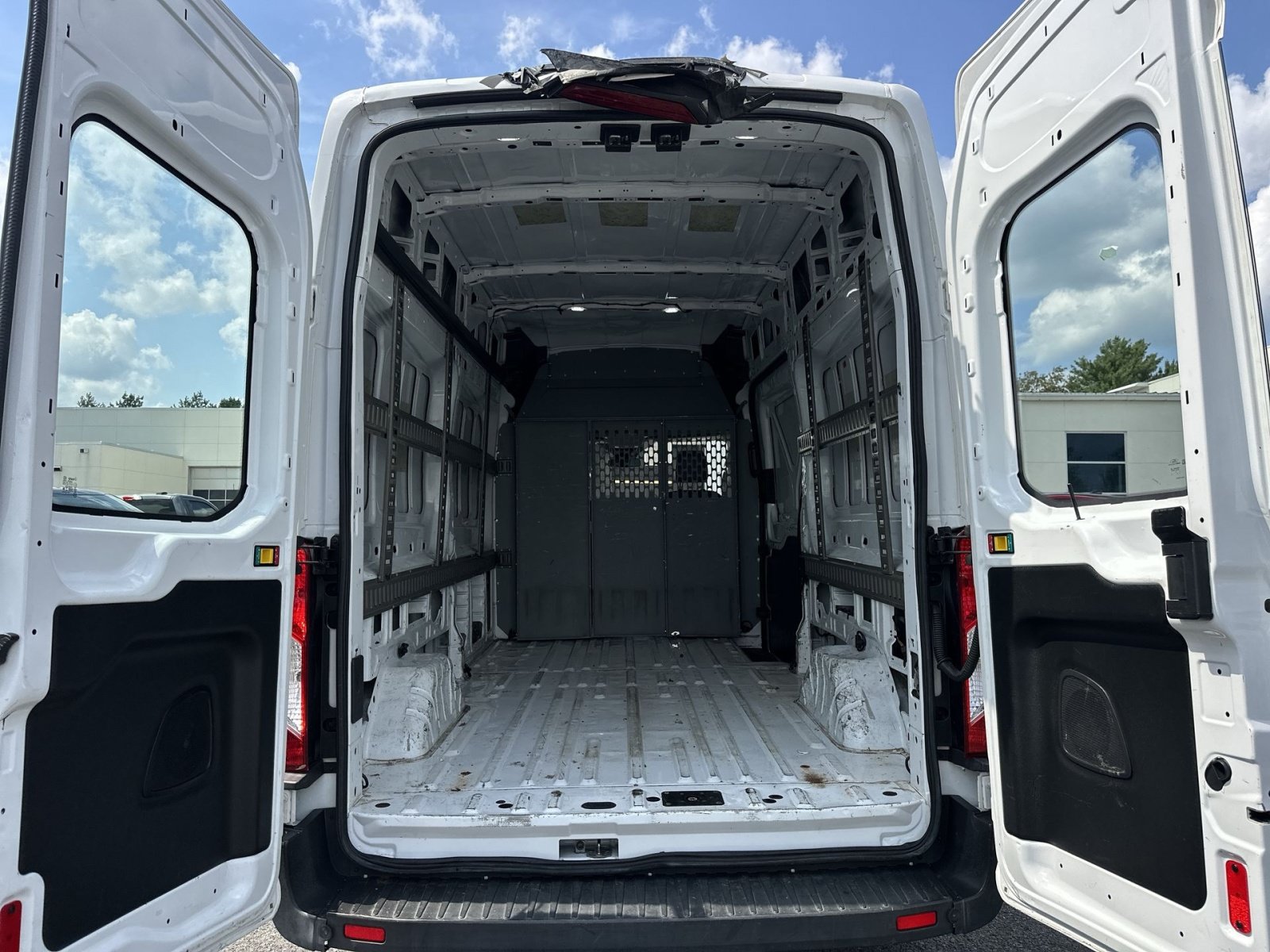 Used 2018 Ford Transit 250 148 High Roof RWD image 23