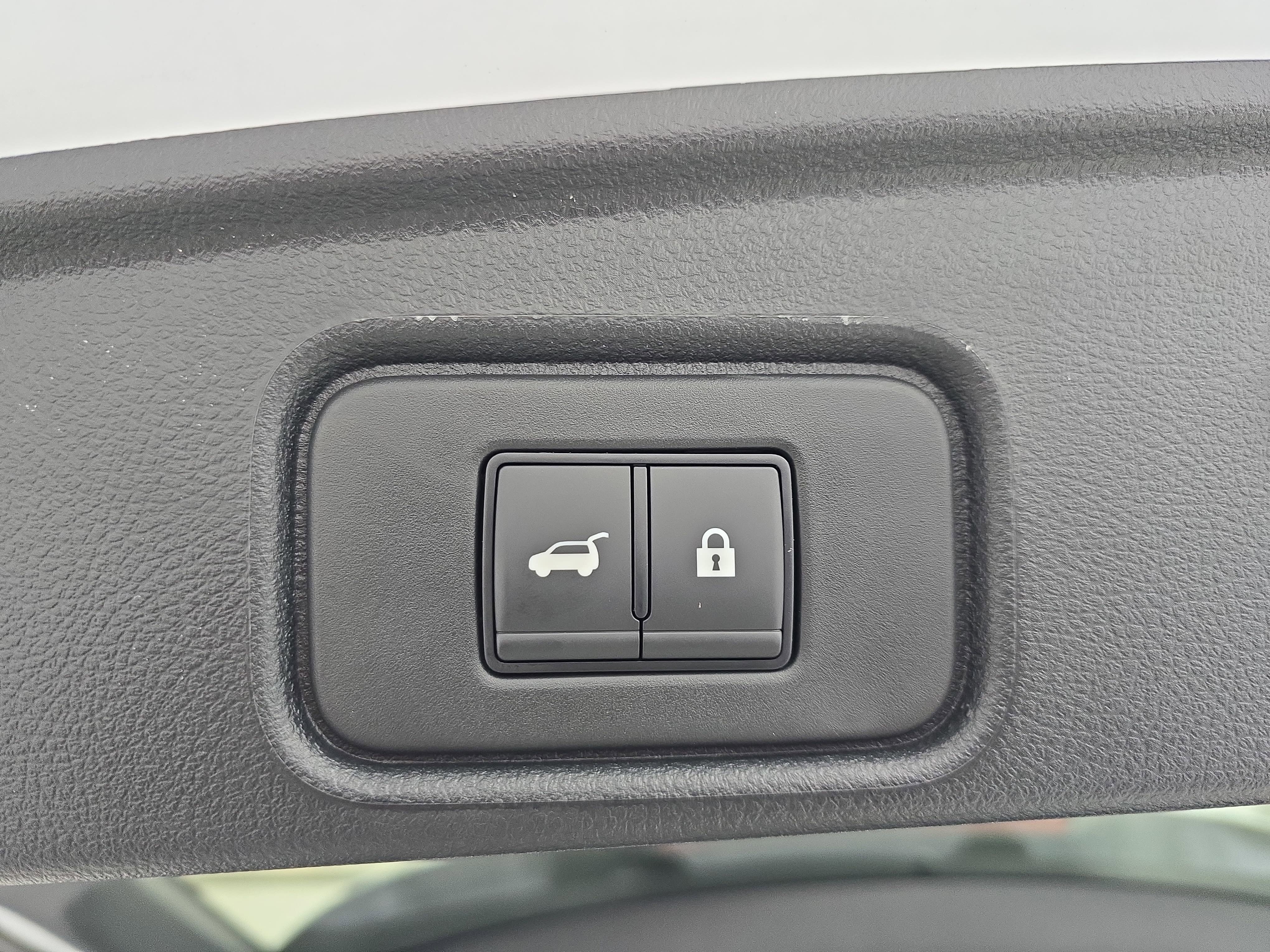 New 2025 Nissan Pathfinder SL w/ Black Appearance Package image 15
