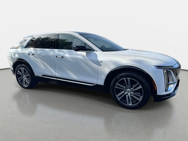 Certified 2024 Cadillac Lyriq Luxury AWD/4WD image 6