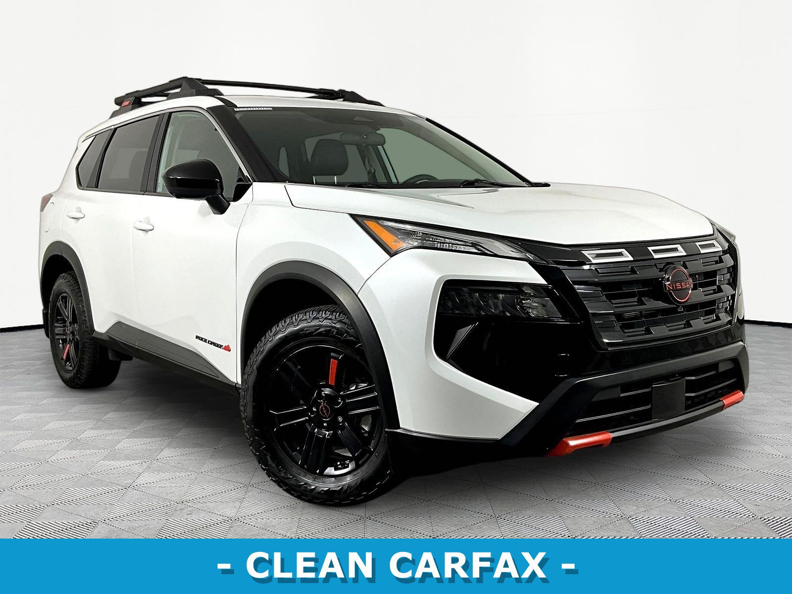 Used 2025 Nissan Rogue SV AWD/4WD image 3