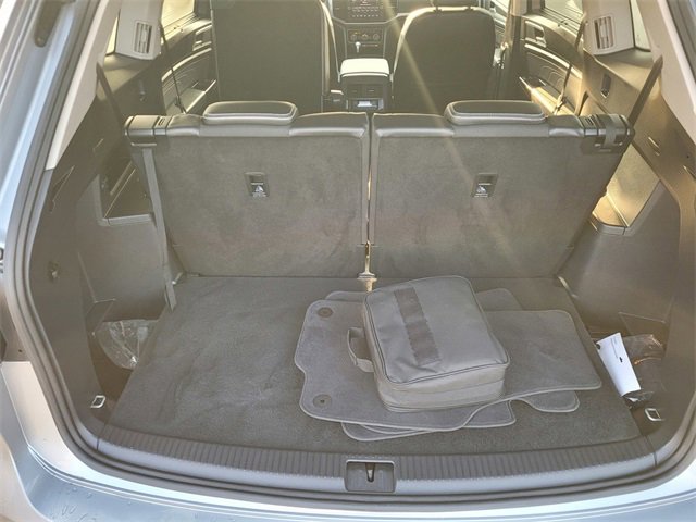 Used 2022 Volkswagen Atlas SEL R-Line image 8