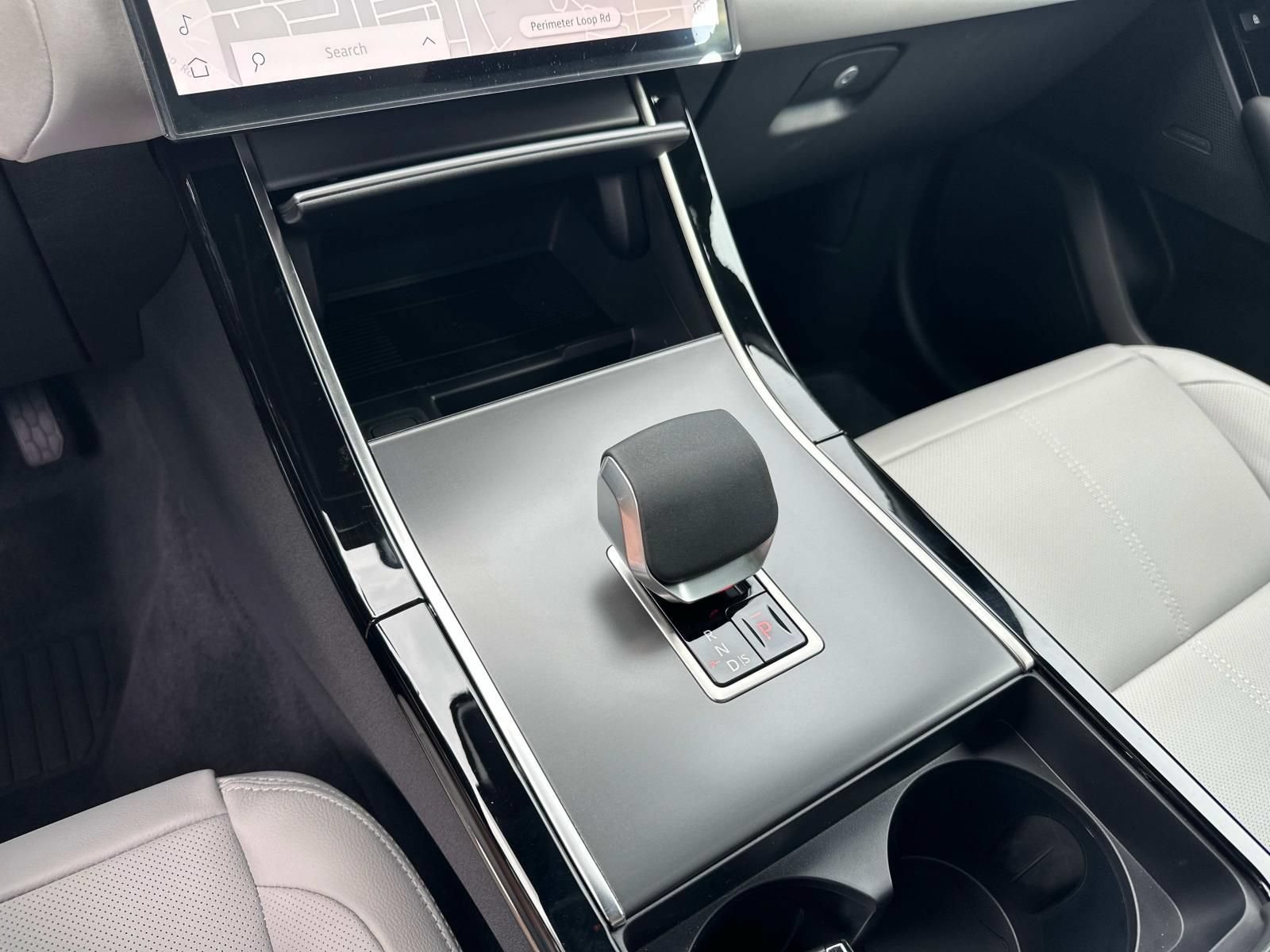 New 2026 Land Rover Range Rover Velar S AWD/4WD image 17
