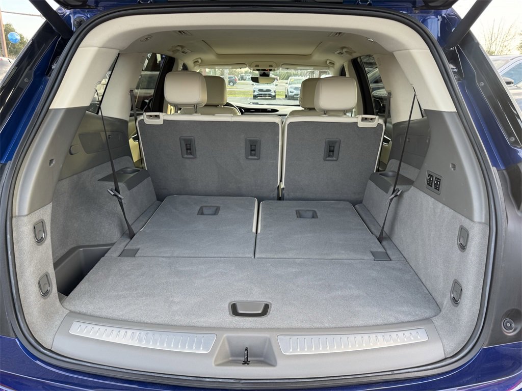 Used 2023 Cadillac XT6 Premium Luxury w/ Technology Package image 35