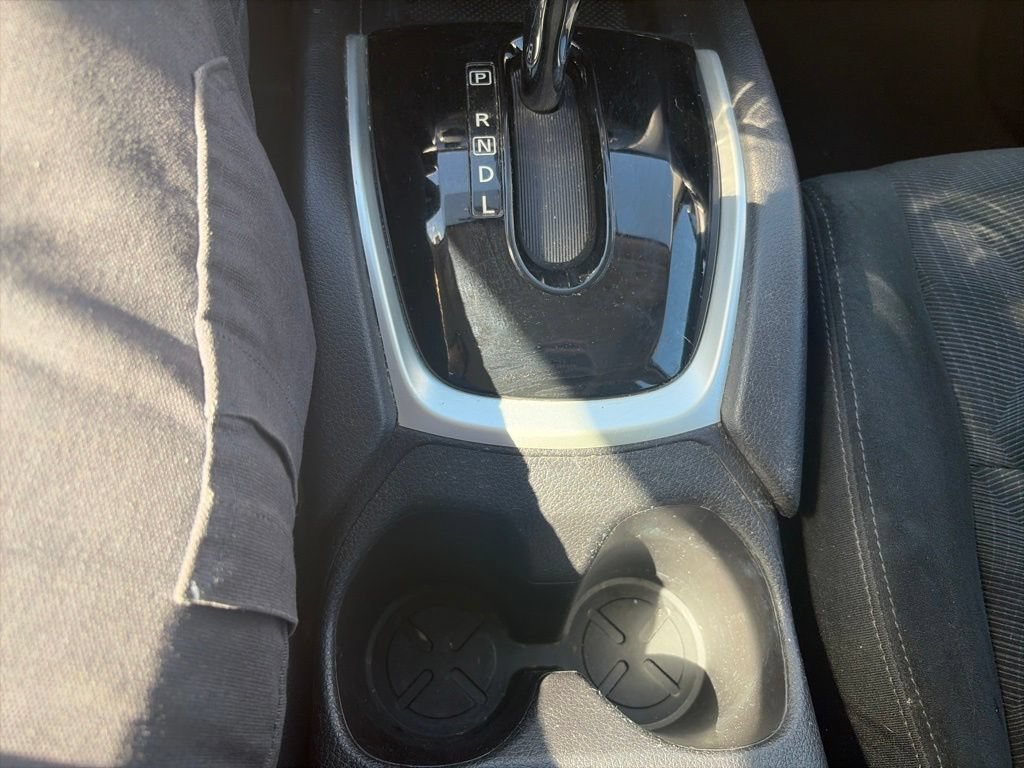 Used 2016 Nissan Rogue S AWD/4WD image 22