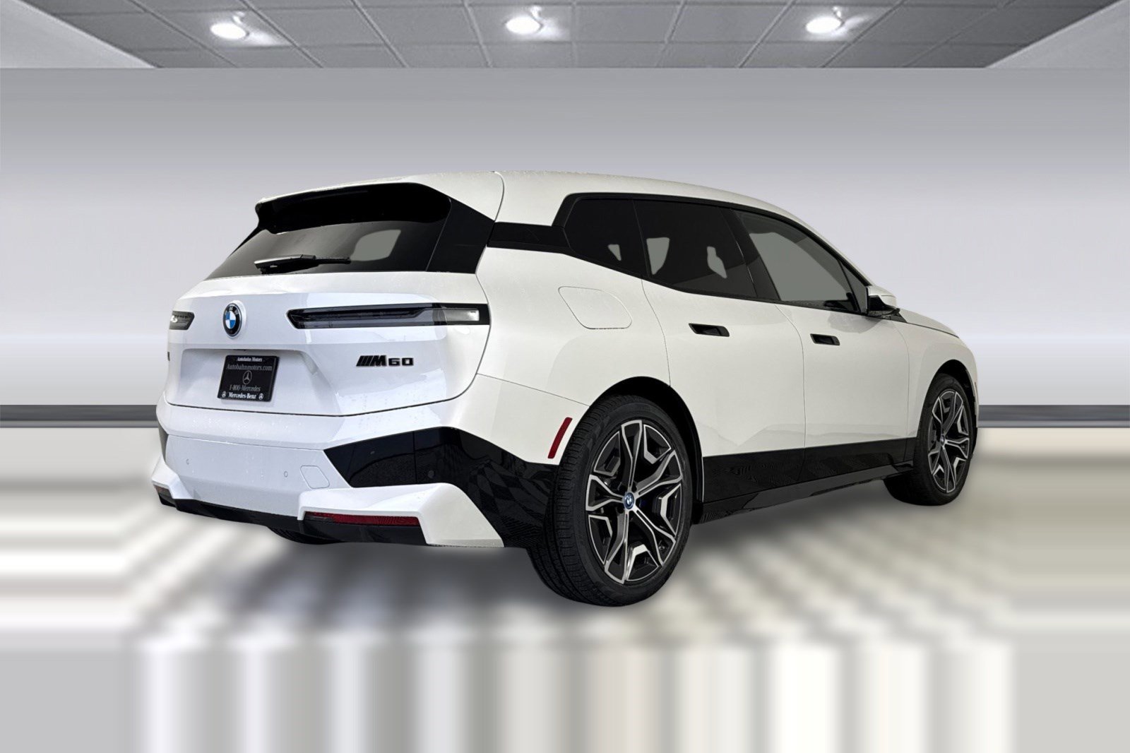 Used 2025 BMW iX M60 image 8