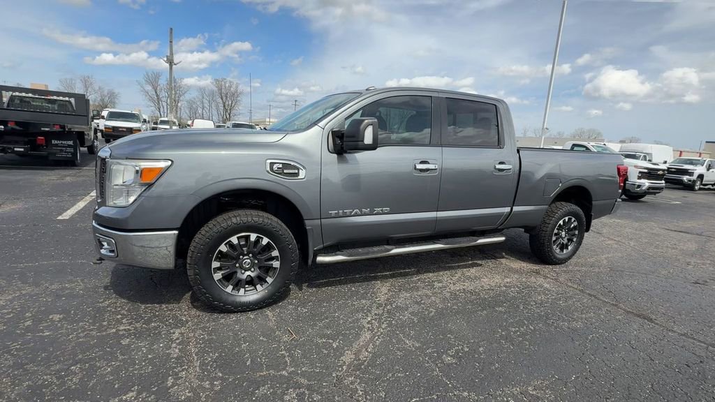 Used 2017 Nissan Titan SV RWD image 4