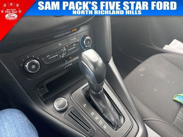 Used 2016 Ford Focus SE w/ SE Sport Package image 8