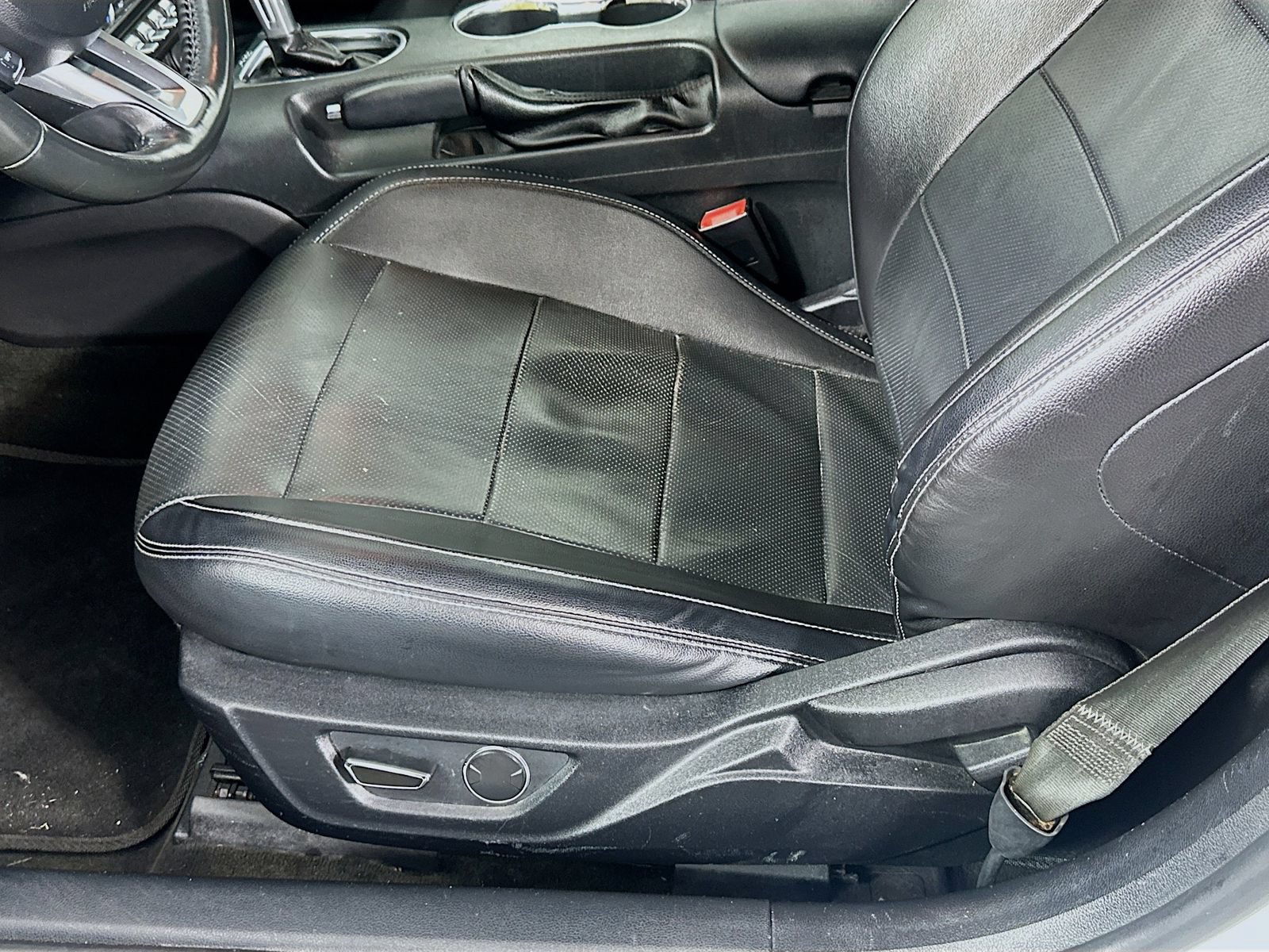 Used 2018 Ford Mustang Premium RWD image 20