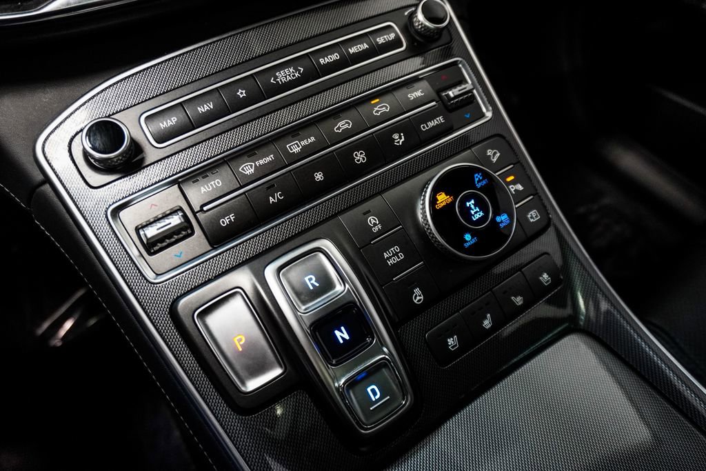 Used 2022 Hyundai Santa Fe Limited AWD/4WD image 25
