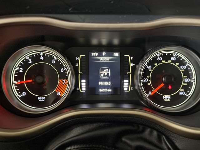 Used 2015 Jeep Cherokee Latitude w/ Comfort/Convenience Group AWD/4WD image 27