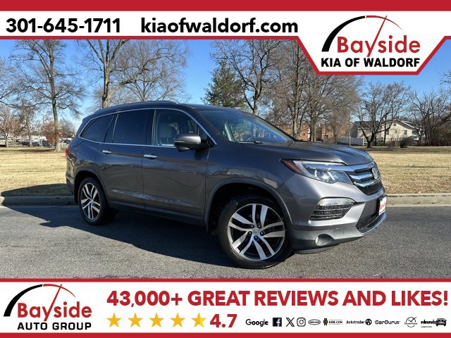Used 2017 Honda Pilot Touring image 1