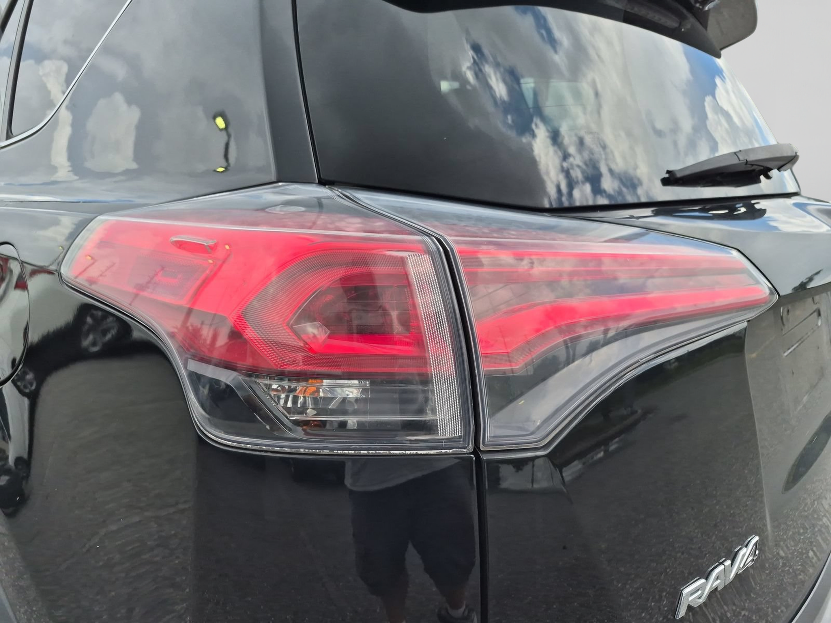 Used 2017 Toyota RAV4 Limited w/ Advanced Technology Package AWD/4WD image 33