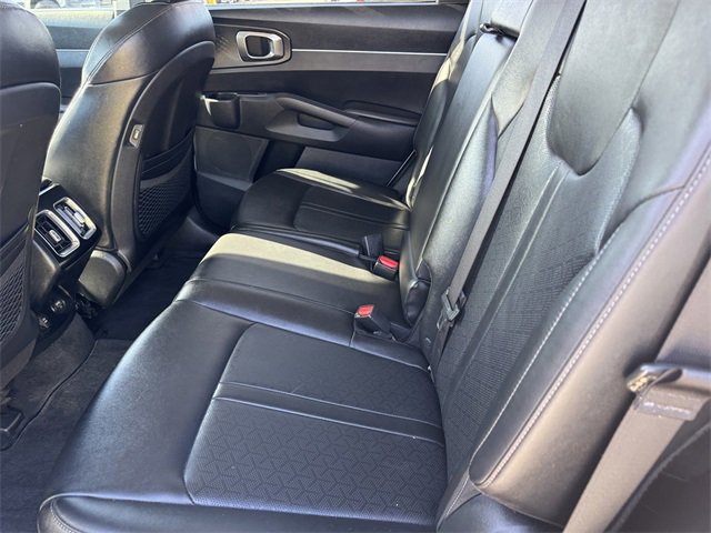 Used 2022 Kia Sorento S w/ Panoramic Sunroof Package image 12