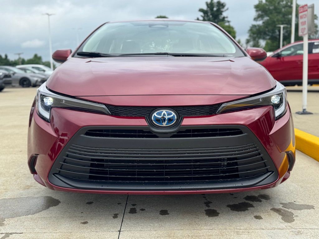 New 2025 Toyota Corolla LE FWD image 2
