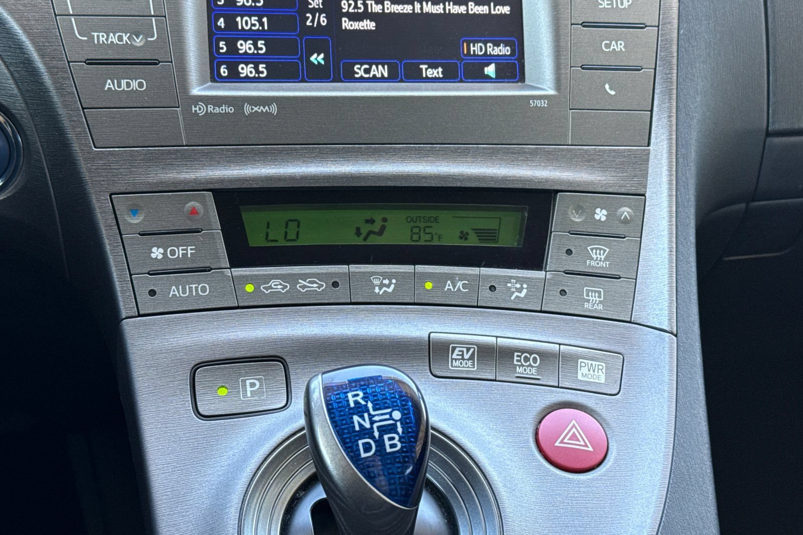 Used 2015 Toyota Prius Persona Series FWD image 29