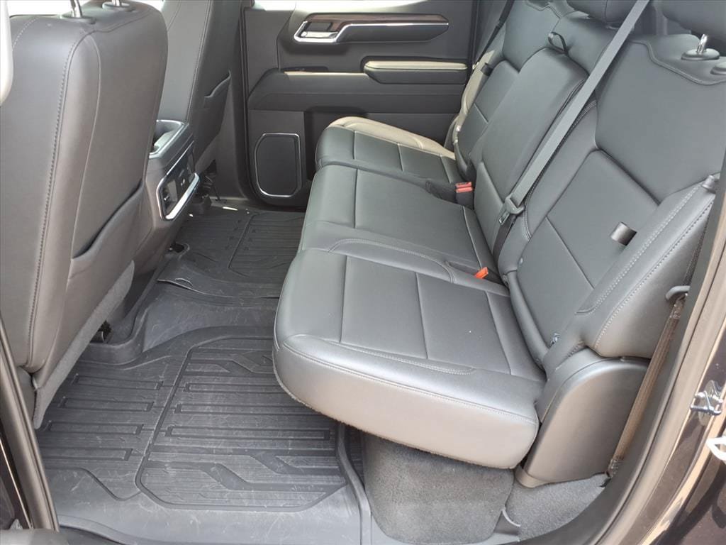 Used 2023 GMC Sierra 1500 SLT w/ SLT Premium Package AWD/4WD image 13