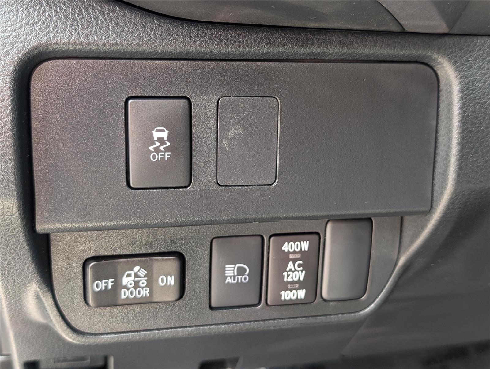 Used 2023 Toyota Tacoma TRD Off-Road w/ Technology Package AWD/4WD image 20