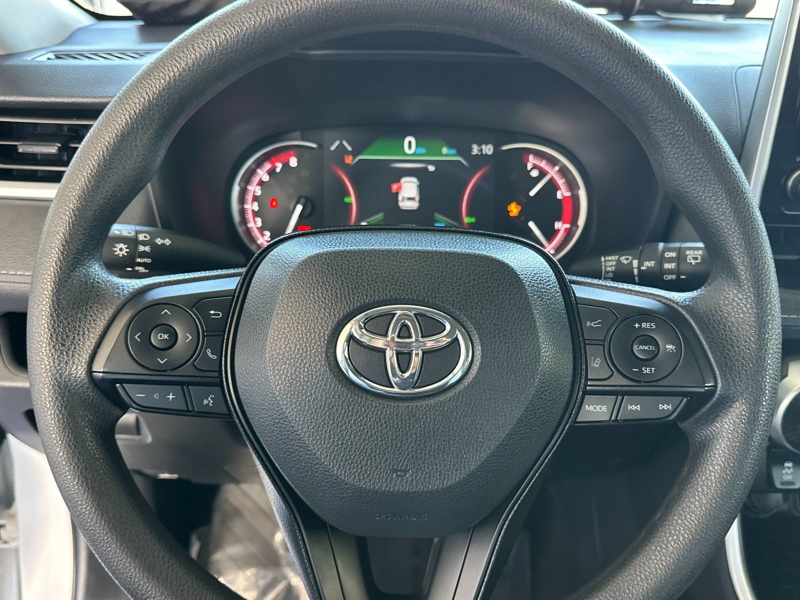 Used 2025 Toyota RAV4 XLE FWD image 21