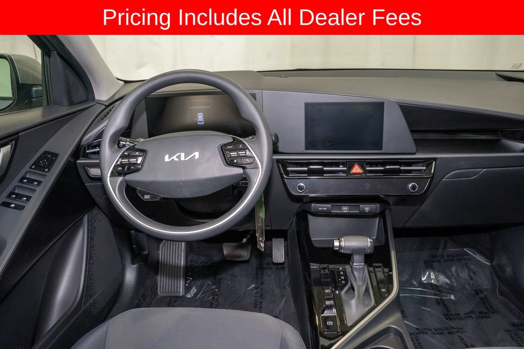 Used 2023 Kia Niro LX FWD image 6