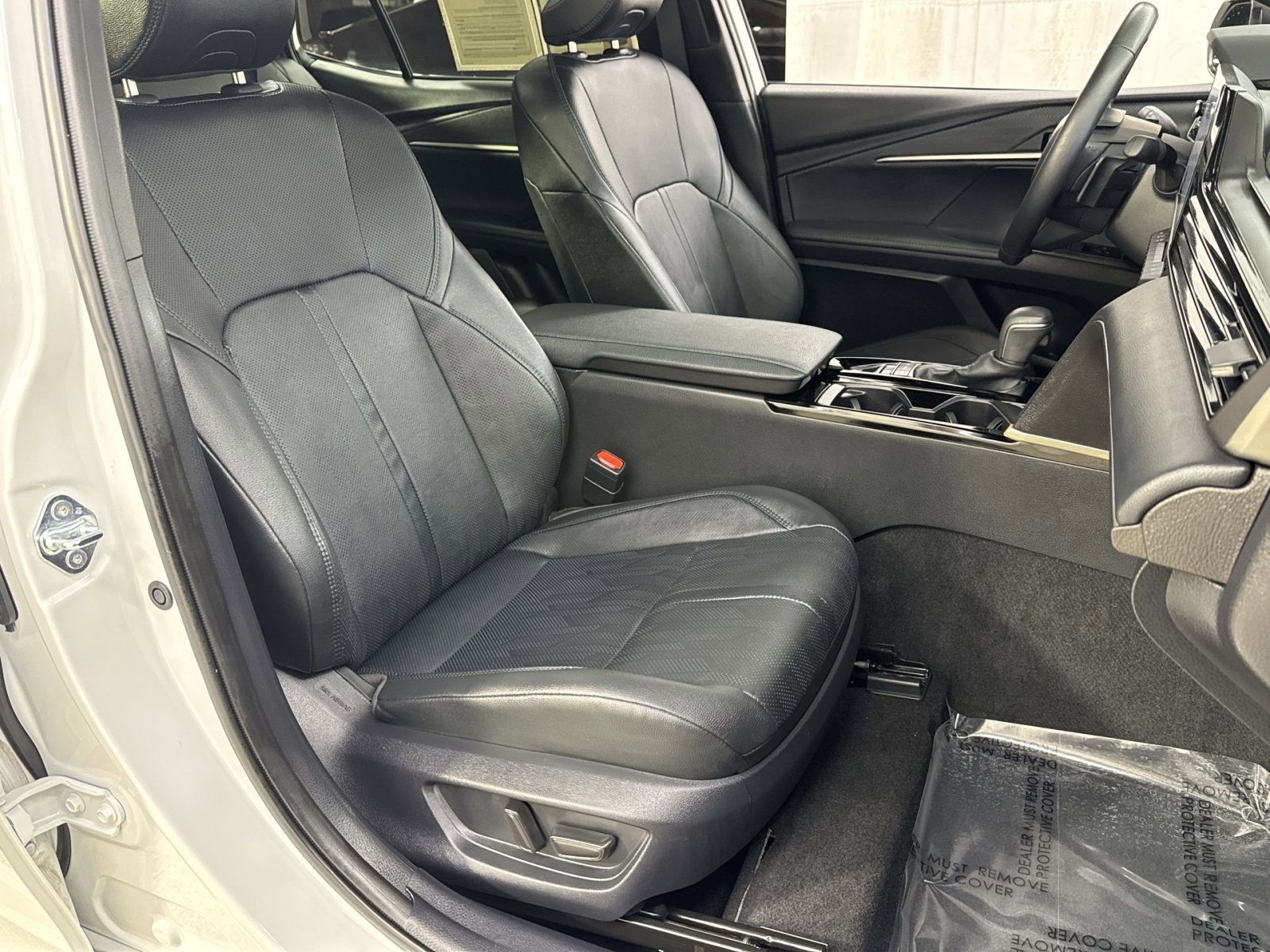 Used 2025 Toyota Camry XSE image 32